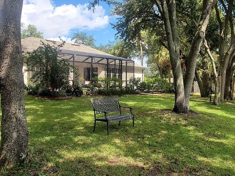 301 E Merritt Ave — Photo 3