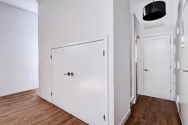 Rented by Urbane Brokerage | media 11