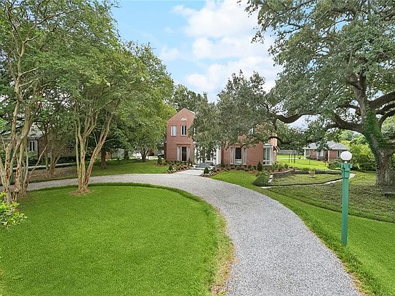 3rd image of 291 Garden Rd