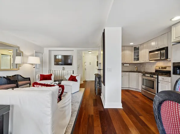 50 Lexington Avenue 8D image 2 of 11