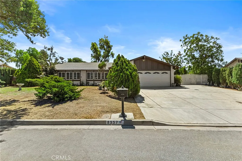4 bed, 2013 sqft, $4,000 — Photo 4