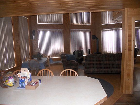 4th image of 2854 E Pinehaven Dr
