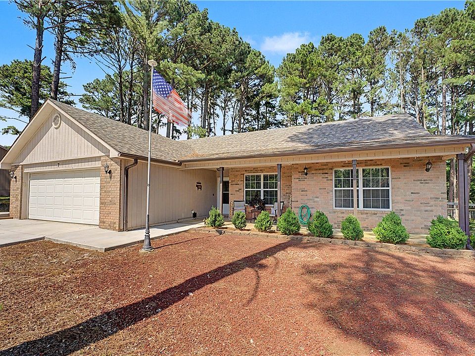 1st image of 7 Fairlie Ln