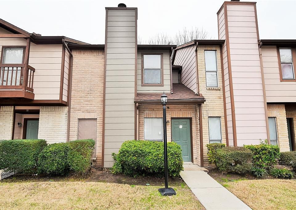 1st image of 12400 Brookglade Cir Unit 12