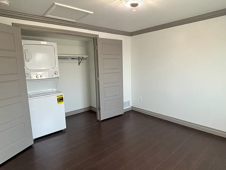 35 South Luxury Living Apartments — Photo 18