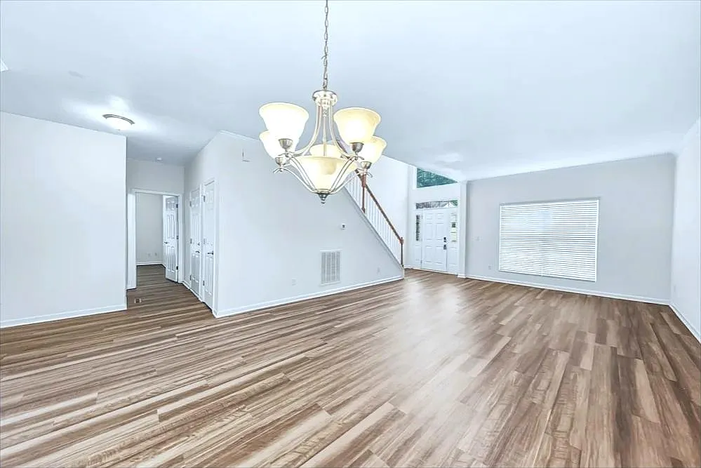 10 Emelia Ter — Photo 3