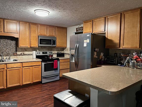 4th image of 4071 Powell Ct