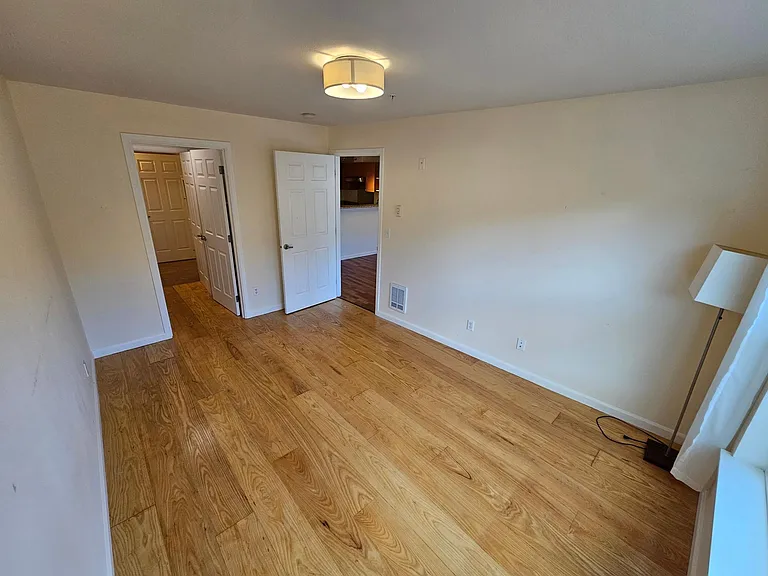 621 5th Ave N #305 — Photo 8