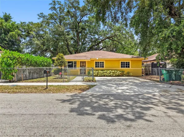 2760 NW 168th Ter, Miami Gardens, FL 33056