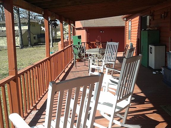 RELAXATION
						:
						Hummingbirds stay here Spring through Fall - 20 at a time!