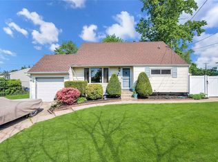 366 Madison Ave, Brentwood, NY 11717