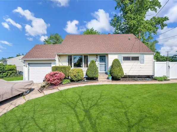 366 Madison Avenue, Brentwood, NY 11717