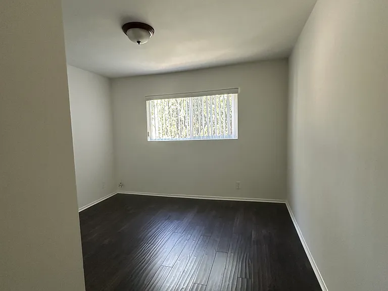 11523 Hatteras St #5 — Photo 4