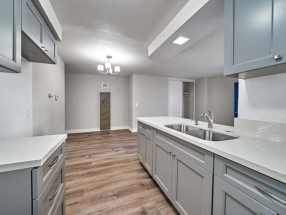 3rd image of 310 S Gramercy Pl #1