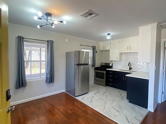 5th image of 601 S Willis St