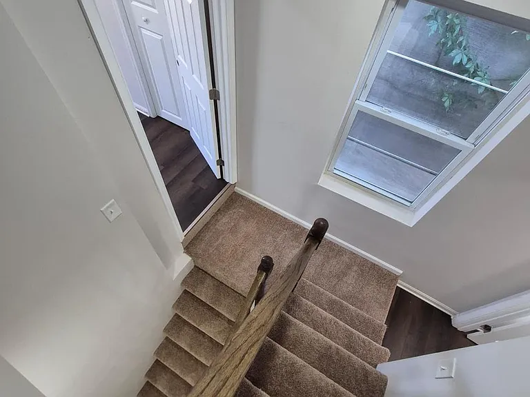 2015 E Fairmount Ave — Photo 25