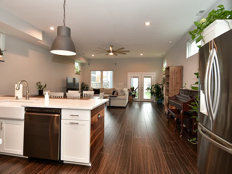 1426 Olive St — Photo 10
