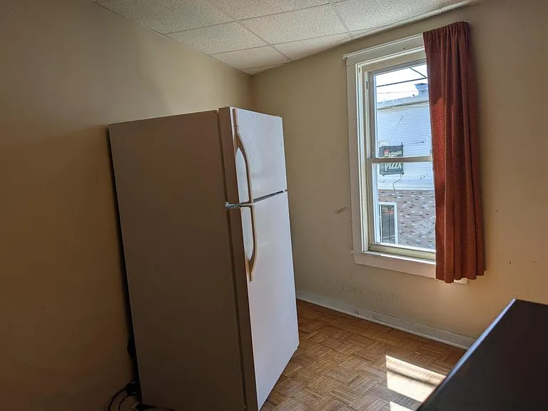 437 Bay St #3 — Photo 9