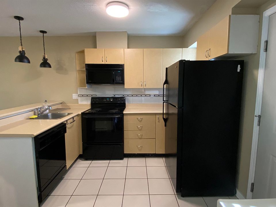 1st image of 528 Rochester Ave #612