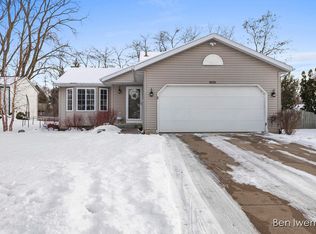 3836 Kirkshire Dr SE, Grand Rapids, MI 49508