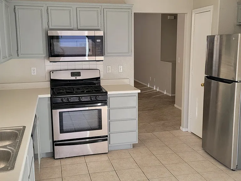 10131 Sparrow Ridge Ave — Photo 17