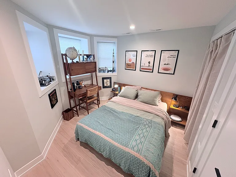 2451 N Albany Ave #1 — Photo 15