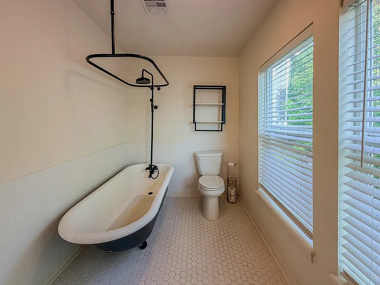 114 W Morgan St — Photo 9