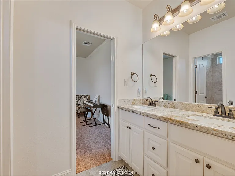 3301 Covington Ct — Photo 17