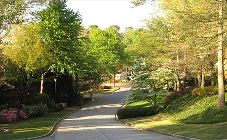 Sought-after Byrnwyck neighborhood.