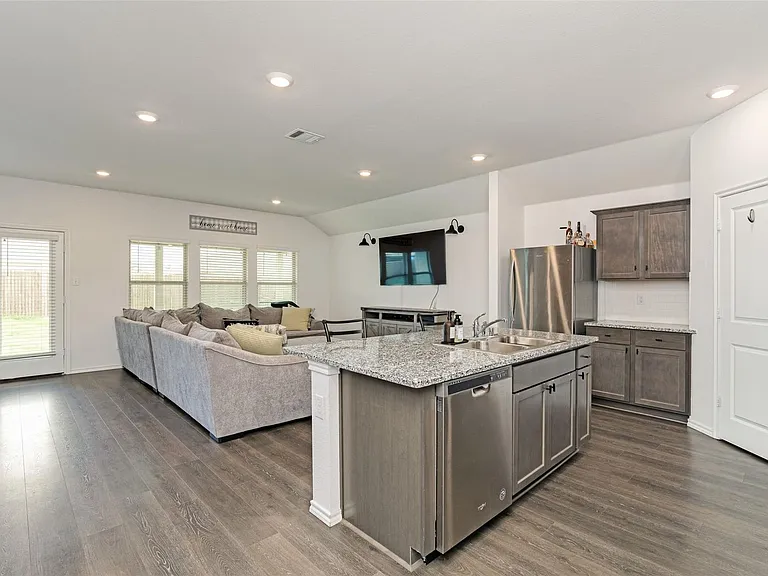 1004 Cotton Gin Ct — Photo 12