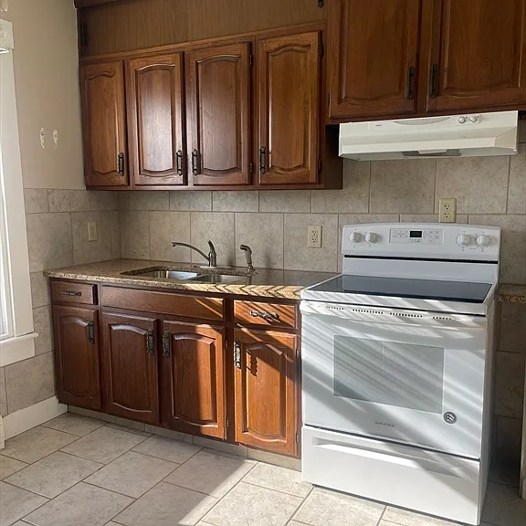 72 Nash Rd #1 — Photo 1