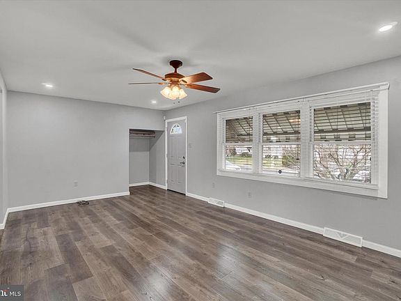 5th image of 821 Gunnison Rd