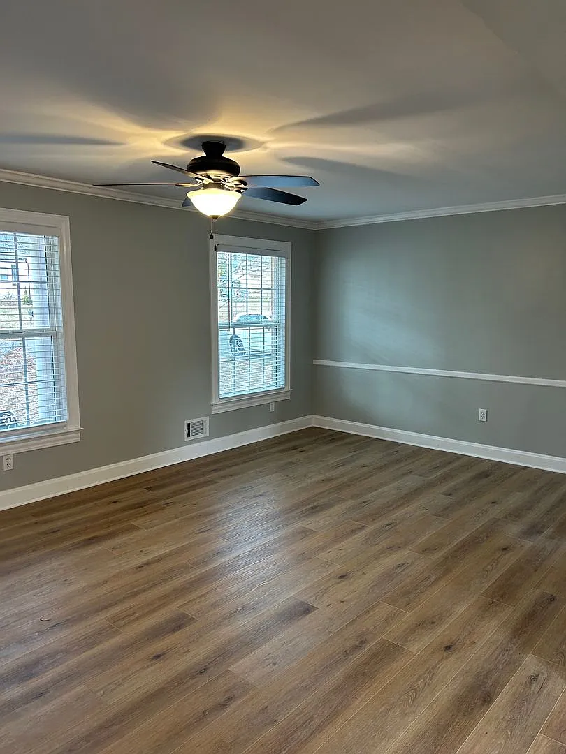 Building Photo - 7 Vanderbilt Cir