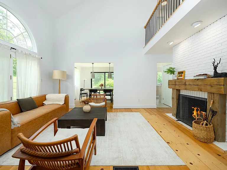 4 Cove Rd — Photo 12