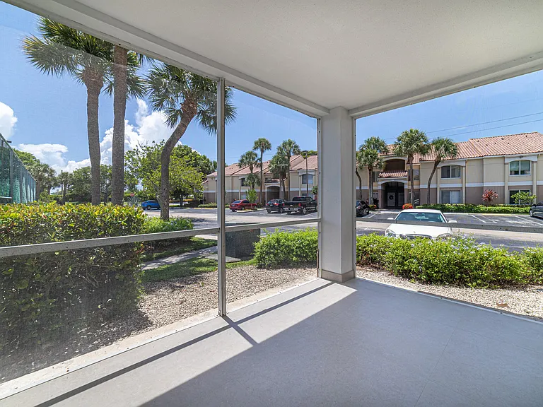 815 W Boynton Beach Blvd #12-106 — Photo 27