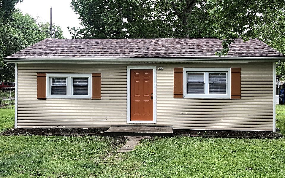 1st image of 2420 Woodland Ct