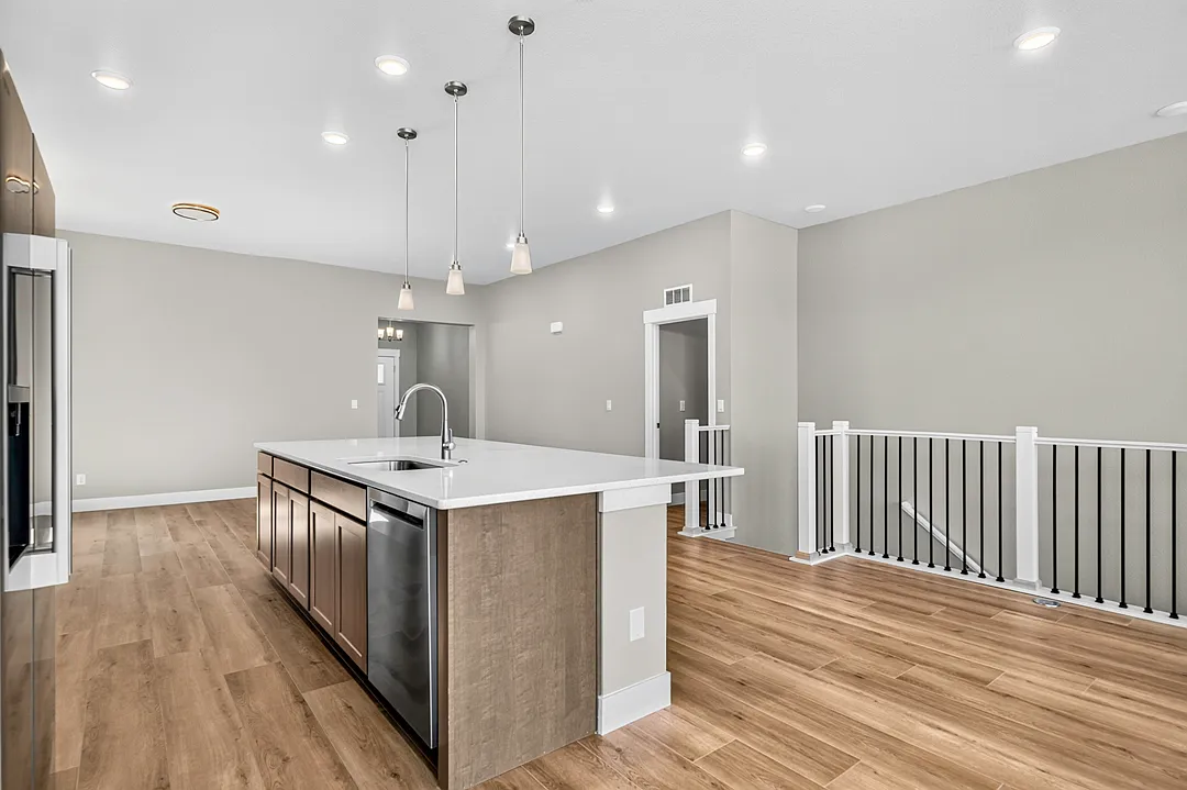 5 bed, 3688 sqft, $3,535 — Photo 2