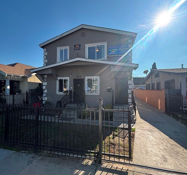 1st image of 906 E 52nd Pl
