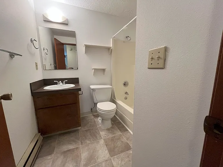 Lovely Main Level 1 Bedroom! Bike storage and 1 assigned parking space included! — Photo 16