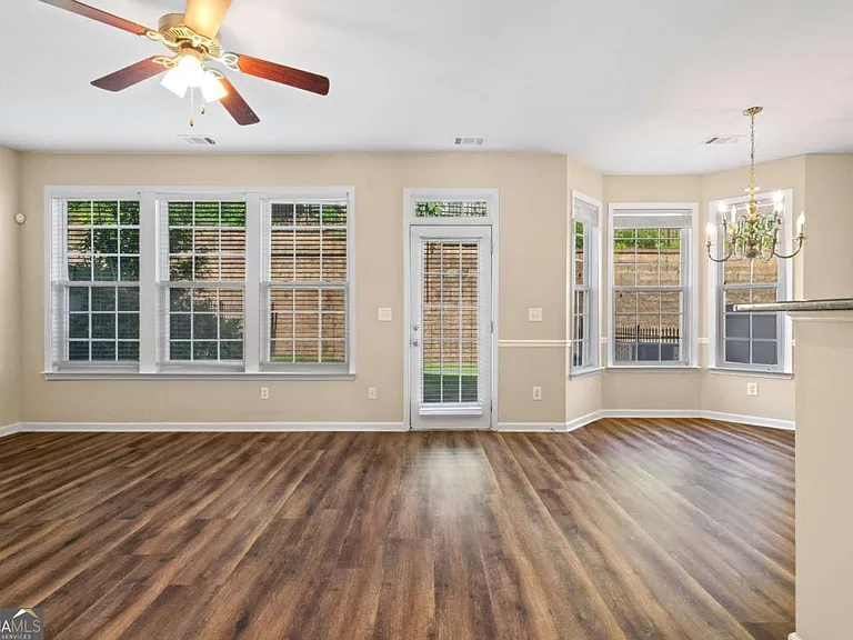 3323 Castleberry Village Cir — Photo 3