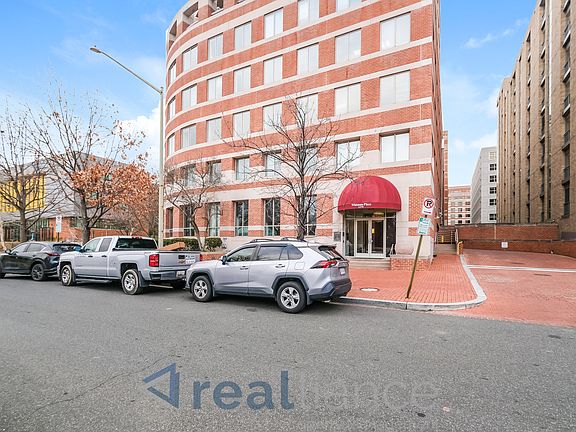 2nd image of 1275 25th St NW APT 602