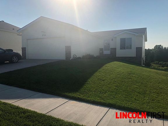 2nd image of 2701 NW Columbine Dr