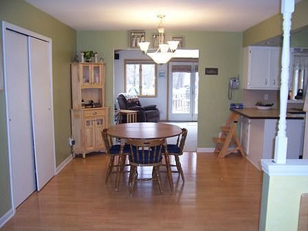 3rd image of 1261 Hillburn Ave NW