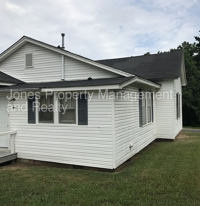 2nd image of 2403 Summit Ave
