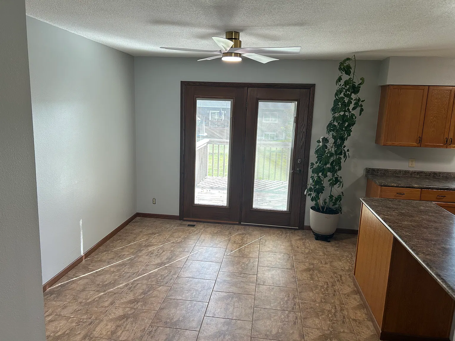 3 bed, 1.5 bath, 1104 sqft, $1,650 — Photo 2