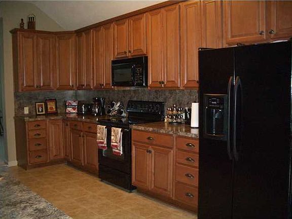 5th image of 709 Stoneybrooke Way