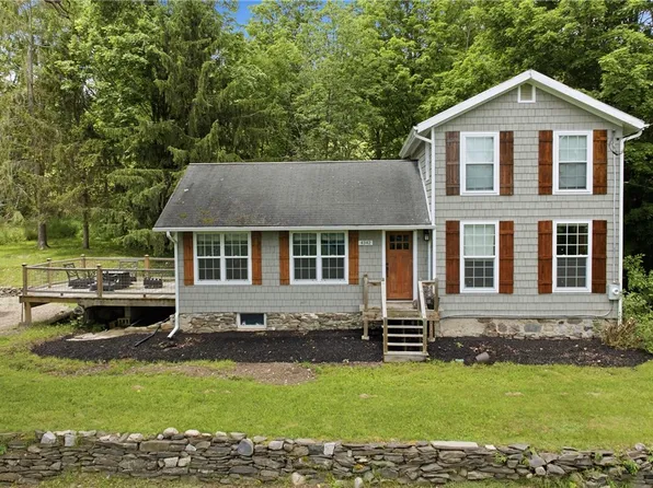 4342 Vine Rd, Penn Yan, NY 14527