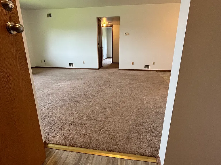 721 W Maple St — Photo 25