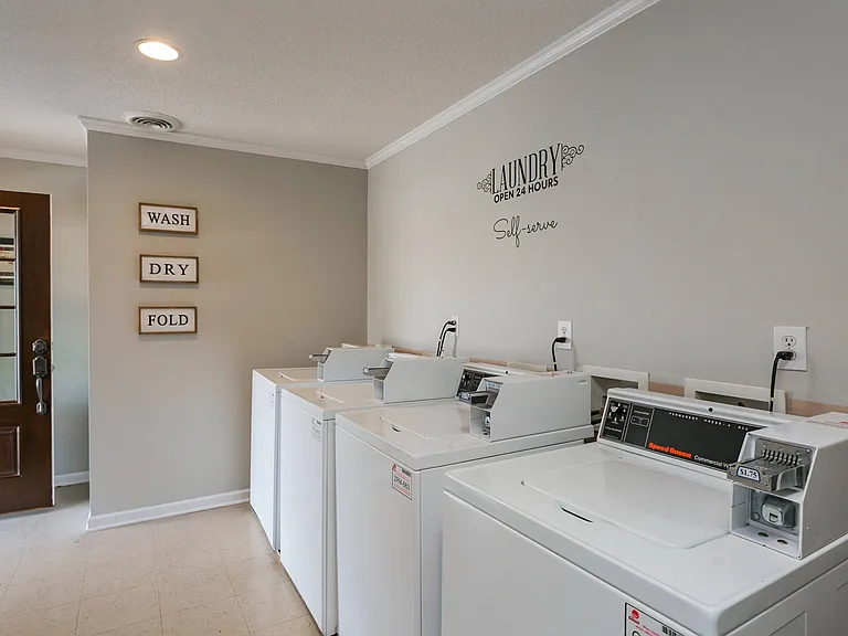 24 Hour Clothes Care Center