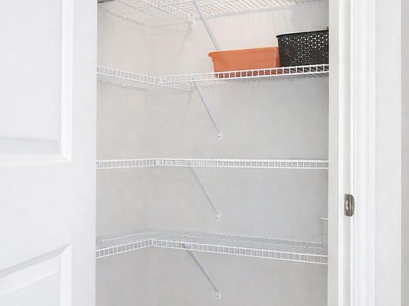 5th image of 133 Findlay Cir